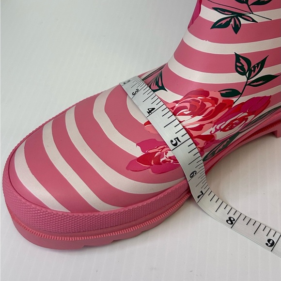 🌹Women’s Floral Pink/White Striped w/ Side Buckle Detailing Rain Boots - Picture 13 of 17